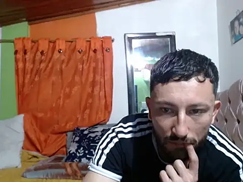Snapshot of tamyandtony chatting on 10.10.25 tamyandtony online show from 10.10.25