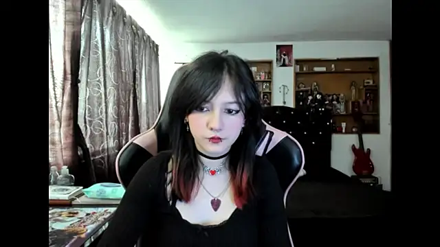 Maki Zein  online show from 11.20.25