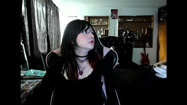 Maki Zein  online show from 12.03.25