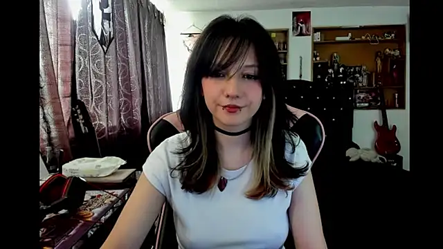 Maki Zein  online show from 02.04.26