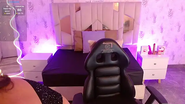 MARIANA TAY1 online show from 11.06.25