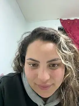 Snapshot of ScarlethFox chatting on 10.10.25 ScarlethFox online show from 10.10.25