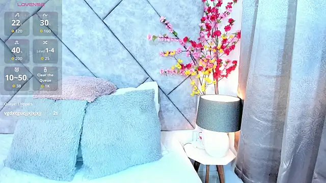  naylaa  online show from 04.17.26