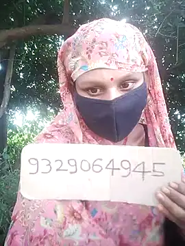 Snapshot of rasmi_powar chatting on 10.16.25 rasmi powar online show from 10.16.25