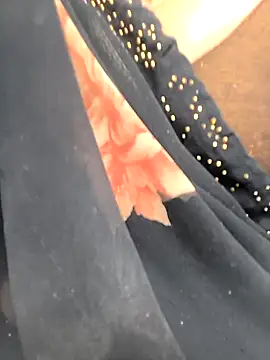 Snapshot of rasmi_powar chatting on 11.04.25 rasmi powar online show from 11.04.25