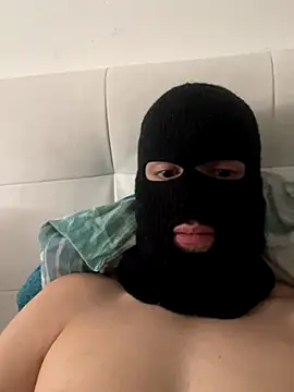 Snapshot of Lorenzo13450 chatting on 10.27.25 Lorenzo13450 online show from 10.27.25