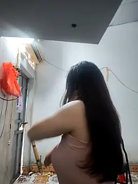 Snapshot of pusi_xinh chatting on 10.11.25 pusi xinh online show from 10.11.25
