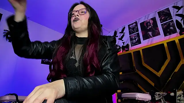 Evangelinejoness  online show from 01.13.26