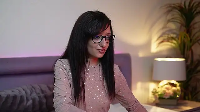 JoelleApril online show from 10.17.25