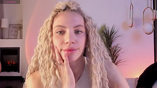 mia silkk online show from 10.22.25