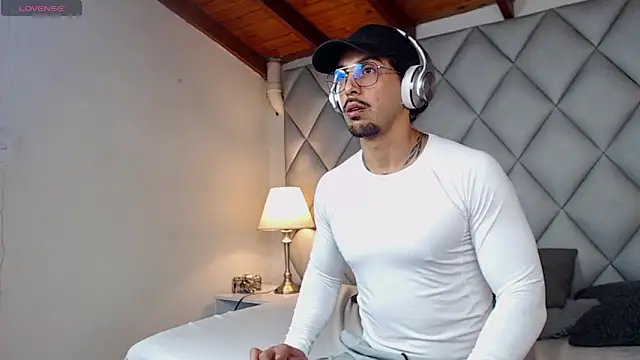 Liam Espinoza online show from 10.20.25