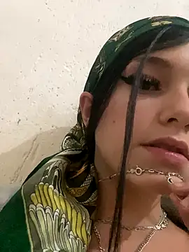 Snapshot of nfttluiza chatting on 11.10.25 nfttluiza online show from 11.10.25