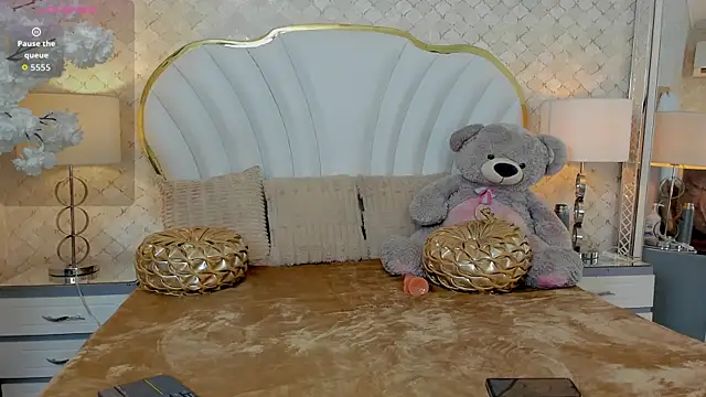 Snapshot of Alyssa_tender chatting on 10.15.25 Alyssa tender online show from 10.15.25