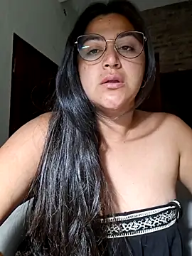 Snapshot of morenalatinaa chatting on 02.02.26 morenalatinaa online show from 02.02.26