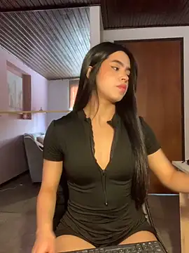 LunaMoore Pink online show from 11.19.25