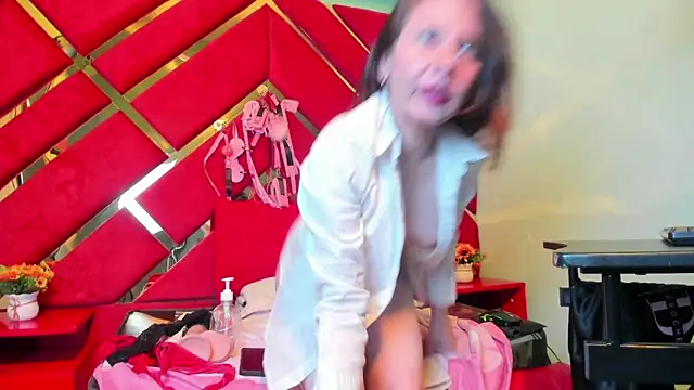 Kylie Bloom online show from 03.22.26