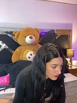 Snapshot of Moon_Magic chatting on 10.11.25 Moon Magic online show from 10.11.25