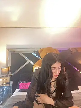 Snapshot of Moon_Magic chatting on 10.24.25 Moon Magic online show from 10.24.25