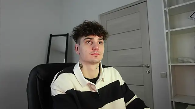 Nick Phillip online show from 01.11.26