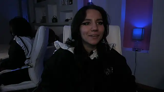 HollyPeach online show from 04.02.26