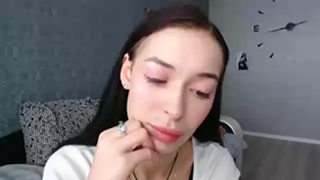 Daphne Darkthorn online show from 11.02.25