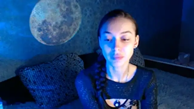 Daphne Darkthorn online show from 11.13.25