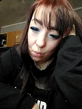 Snapshot of Sandy_Mildred chatting on 10.25.25 Sandy Mildred online show from 10.25.25