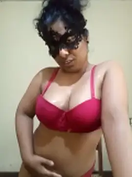 Expose Queen online show from 02.25.26