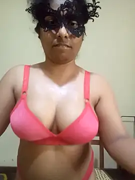 Expose Queen online show from 03.01.26