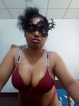 Expose Queen online show from 04.10.26