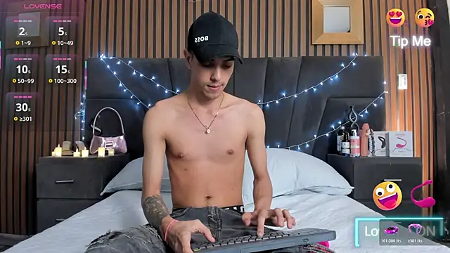 DerryAndIzzy online show from 10.18.25