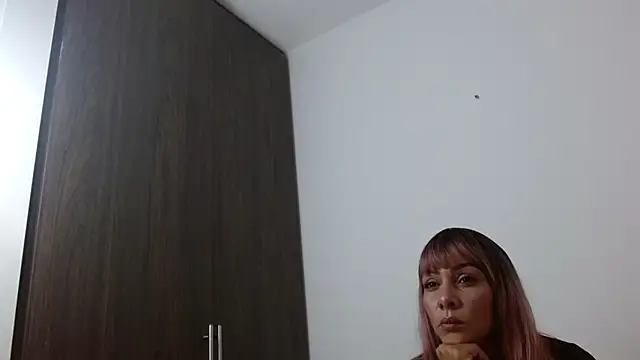 Snapshot of dasha_naughty chatting on 10.21.25 dasha naughty online show from 10.21.25