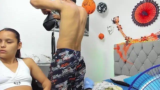 Sofi And Santy online show from 11.04.25