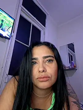 Snapshot of DANIELA3956 chatting on 10.26.25 DANIELA3956 online show from 10.26.25