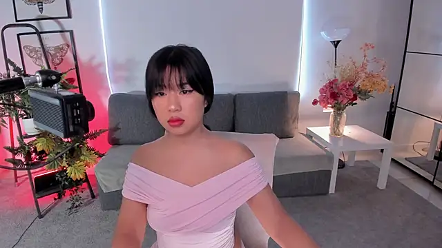 Erika Kim online show from 11.24.25