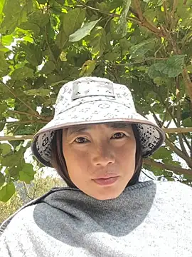 Snapshot of Maymay__ chatting on 10.11.25 Maymay online show from 10.11.25