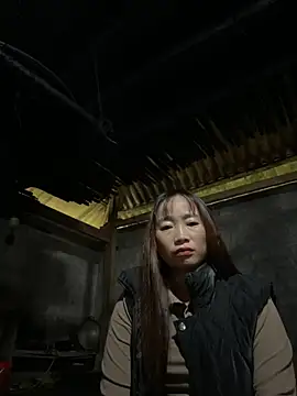 Snapshot of Maymay__ chatting on 10.22.25 Maymay online show from 10.22.25