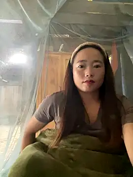 Snapshot of Maymay__ chatting on 10.30.25 Maymay online show from 10.30.25