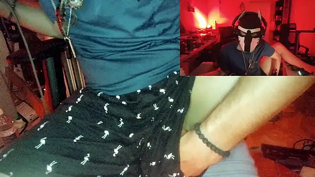 Snapshot of pup_pals chatting on 10.31.25 pup pals online show from 10.31.25