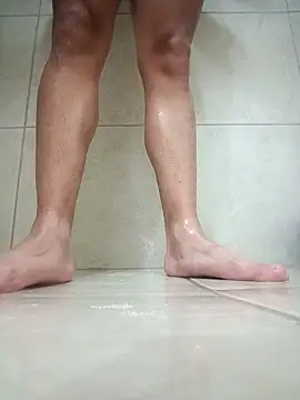 Snapshot of p97738 chatting on 10.21.25 p97738 online show from 10.21.25