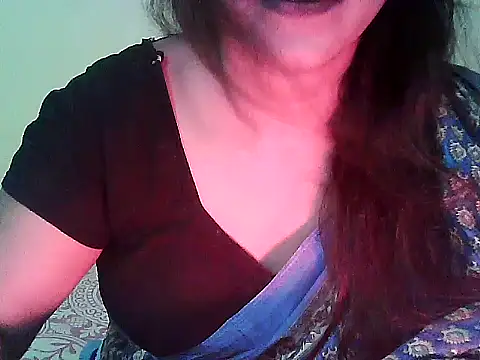 Snapshot of Model_Srinika chatting on 10.24.25 Model Srinika online show from 10.24.25