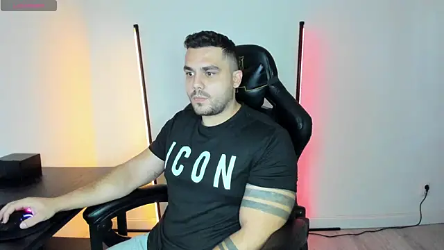 Snapshot of Danielbateson chatting on 10.13.25 Danielbateson online show from 10.13.25