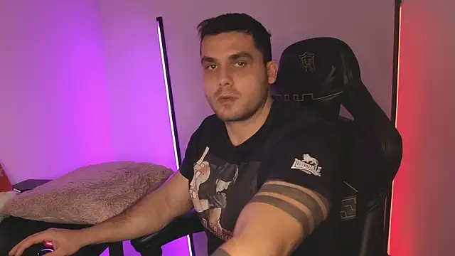 Snapshot of Danielbateson chatting on 01.07.26 Danielbateson online show from 01.07.26