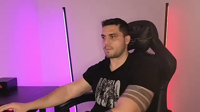 Snapshot of Danielbateson chatting on 01.10.26 Danielbateson online show from 01.10.26