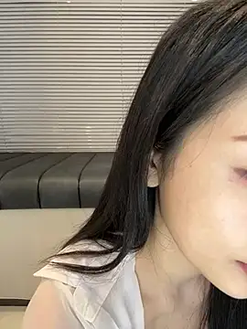 yiyi 3523 online show from 06.04.26
