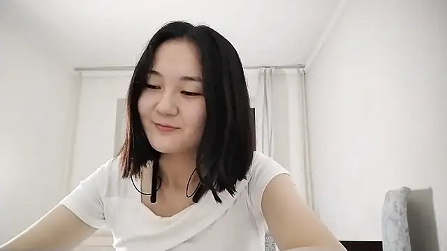 Lyndasilk online show from 10.24.25