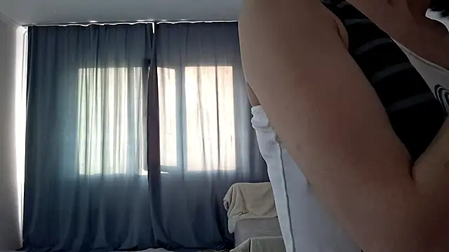 Lyndasilk online show from 04.01.26