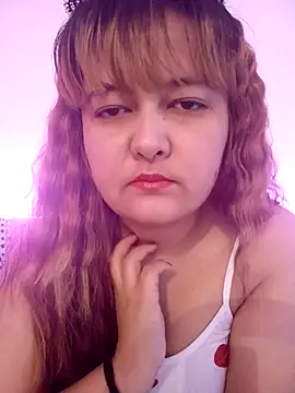 Snapshot of MollyJanette chatting on 11.12.25 MollyJanette online show from 11.12.25