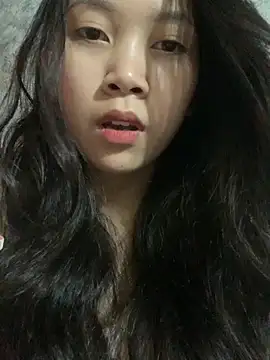 linh-lan1 online show from 10.19.25