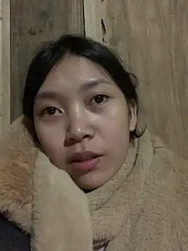 linh-lan1 online show from 11.27.25